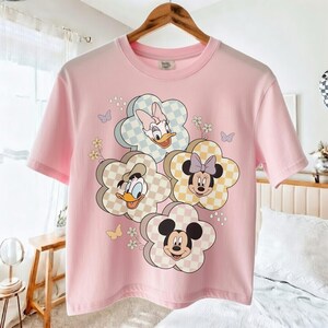 Comfort Colors® Retro Spring Mouse Friends Shirt, Vintage Disney Shirt, Mickey Mouse Shirt, Mickey Minnie Donald Daisy Tee, Disneyland Shirt bild 5