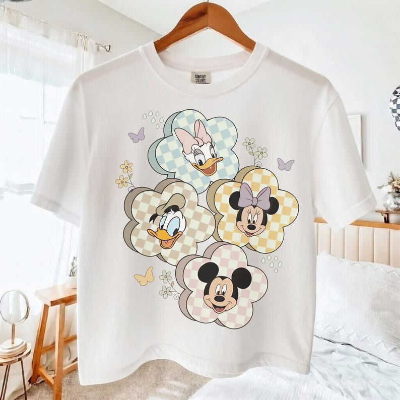 Comfort Colors® Retro Spring Mouse Friends Shirt, Vintage Disney Shirt, Mickey Mouse Shirt, Mickey Minnie Donald Daisy Tee, Disneyland Shirt bild 2