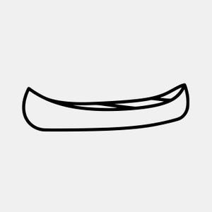 Könnte beinhalten: Schwarz-weiße Illustration eines Kanus. Das Kanu wird von der Seite gezeigt, wobei seine geschwungene Form und die offene Oberseite hervorgehoben werden. Das Design ist einfach, mit klaren Linien vor weißem Hintergrund.