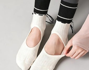 Calcetines de pilates con agarre minimalista / Calcetines de yoga de algodón estilo ballet / Calcetines de fitness antideslizantes con detalle de cinta