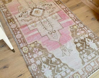 Alfombra Oushak rosa vintage, alfombra turca hecha a mano de lana con medallón floral, alfombra bohemia para dormitorio.