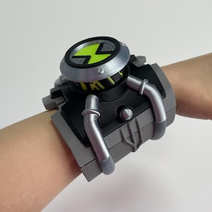 Ben 10 Omnitrix Prop (Spring-Loaded Opening)