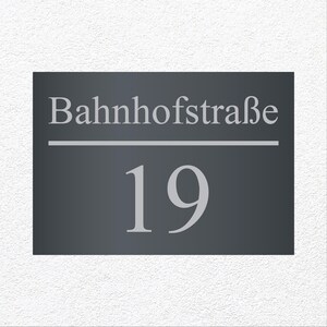Hausnummernschild Anthrazit 21x15 cm personalisiert mit Straßenname