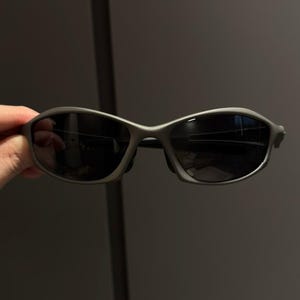 Oakley ミニッツ MINUTE オークリー 黒 遮光 サングラス Oakley ミニッツ MINUTE オークリー 黒 遮光 サングラス OAKLEY