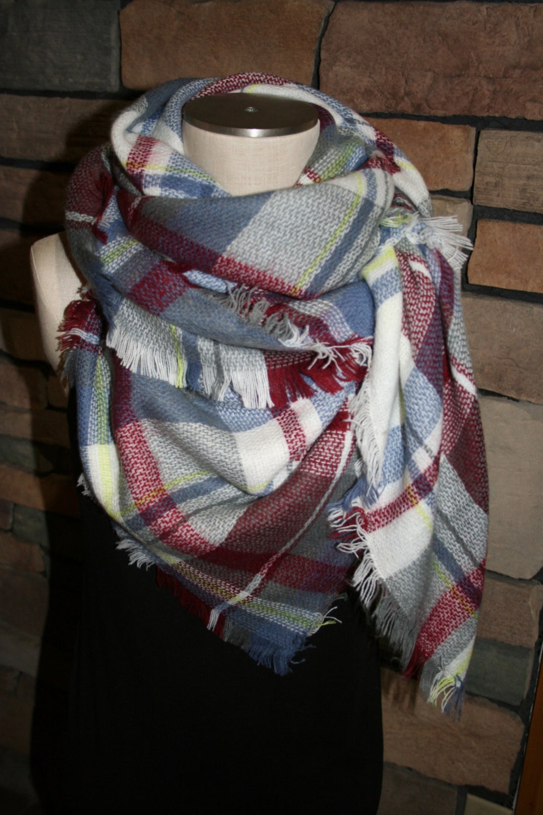 Écharpe Maxi / Cape Plaid Zara Tartan Multicolore Bleu Rouge Blanc - Taille Unique - Fabriqué En Espagne