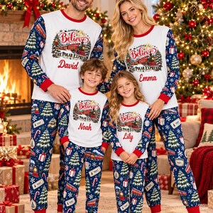 Pijamas navideños familiares personalizados, pijamas navideños a juego con nombres personalizados, conjunto de pijamas con tren navideño, regalo de pijamas familiares en 4 colores