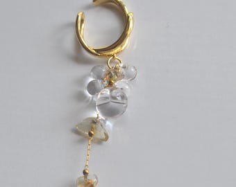 Pendiente de oreja con citrino y cuentas transparentes – Pendiente minimalista de oro con delicado cristal colgante, joyería hecha a mano, elegante accesorio para el día a día.