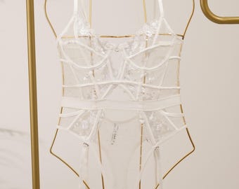 Weiß Flitterwochen Dessous Set, durchsichtige Spitze Bodysuit, Braut Teddies, freie Strumpf
