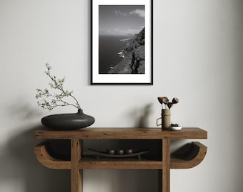 Quadro da parete in bianco e nero a tema costiero – Edge of Silence, stampa fotografica minimalista dell'oceano.