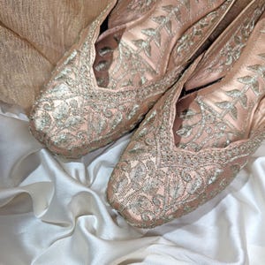 Peach Punjabi jutti,Handcrafted Khussa shoe,Handmade leather, Bellies, Ballerinas, Embellished Mojaris, Indian flats image 3