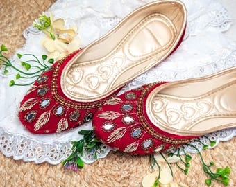 Red Embroidered Punjabi Jutti, Handcrafted Indian Khussa Flats, Mojaris Ethnic Shoes, Loafers