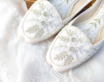 Handcrafted White Wedding Juttis, Embroidered Indian Bridal Flats, Loafers, Ethnic Mojaris Khussa Shoe