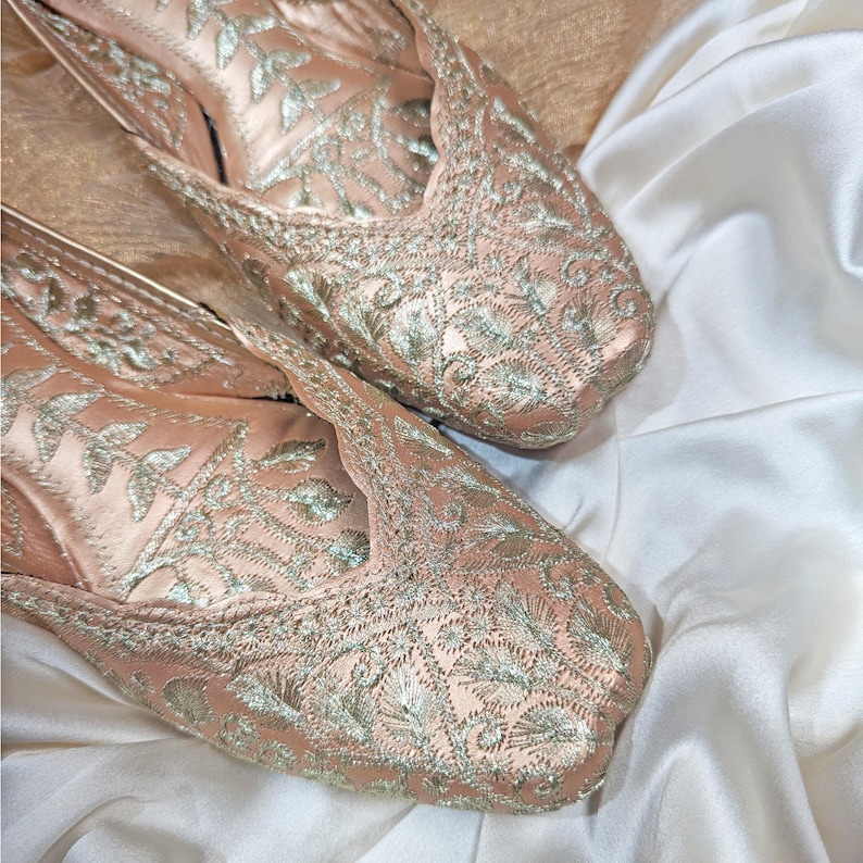 Peach Punjabi jutti,Handcrafted Khussa shoe,Handmade leather, Bellies, Ballerinas, Embellished Mojaris, Indian flats image 2