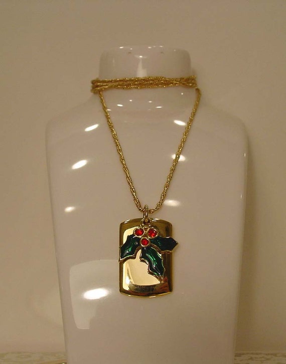 Liz Claiborne Christmas Holly Pendant Necklace