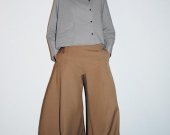 Grå överdimensionerad skjorta, höghalsad blus med knappar, beskuren skjorta med fickor, minimalistisk långärmad damtopp
