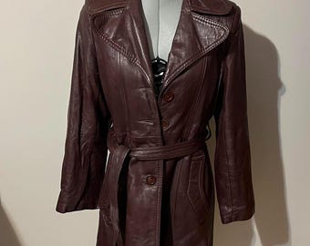 Gabardina de piel de oveja marrón para mujer, hecha a mano, estilo gótico vintage de los años 90, prenda de abrigo, regalo de invierno atemporal para ella.