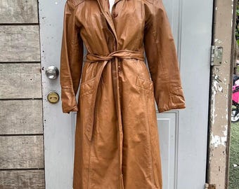 Gabardina de piel de oveja marrón tostado para mujer / Abrigo de invierno vintage de los años 90 hecho a mano / Regalo de estilo gótico para ella