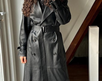 Gabardina de piel de oveja negra para mujer, abrigo largo cruzado gótico de los años 90 hecho a mano con cinturón, prenda de abrigo vintage de invierno, regalo para ella.