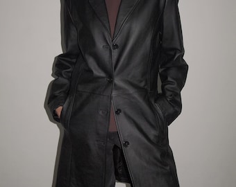 Abrigo blazer mujer de cuero negro largo entallado estilo vintage minimalista elegante regalo para ella