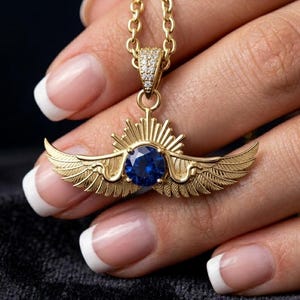 守護天使の翼ネックレス、母と父を亡くした方への追悼ギフト、刻印入り誕生石の追悼ペンダント、エジプトの翼付き太陽円盤ペンダント