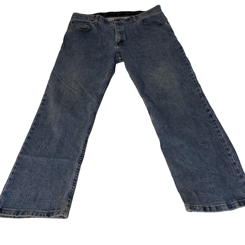 Wrangler Jeans Mens 36x30 Straight Leg Blue Denim Relaxed Fit image 1