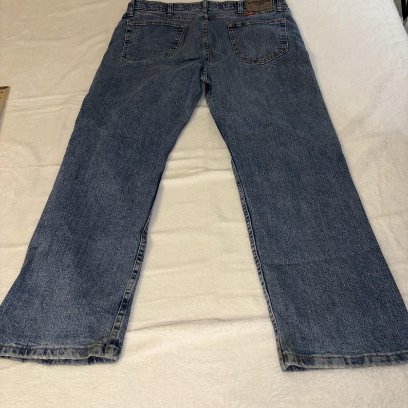 Wrangler Jeans Mens 36x30 Straight Leg Blue Denim Relaxed Fit image 7