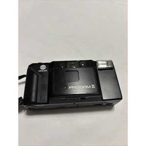Minolta Freedom II 35mm Film Camera Auto Focus Point Shoot Flash Untested