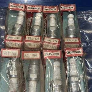 Candele d'accensione Champion RBL-17Y vintage NOS, set da 8 con scatola originale