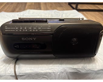 80's Sony CFS-450 Stereo Super Woofer Cassette Playeram/fm Radio