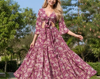 Blumendruck Mauve Lehenga Set, Krawatte vorne V-Ausschnitt Glockenärmel Crop Top und abgestufter Maxirock Boho Indian Fusion Kleid, Sommer Festliche Kleidung