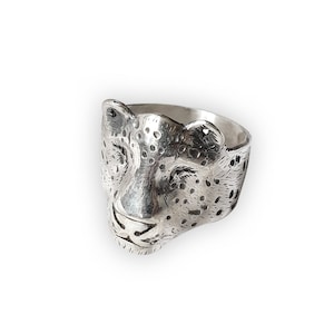 Anillo de Leopardo / Plata de Ley / Decorado con Pátina Negra Oxidada