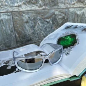 Silver Futuristic Wrap Sunglasses, Y2K Cyber Goggles, UV400 Protection, Unisex Eyewear