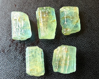 5 ruwe aquamarijnkristallen, losse edelstenen (12/14 mm)