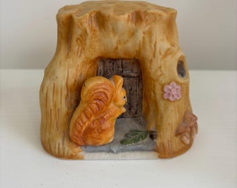 Schmid Beatrix Potter ceramic tree stump with Squirrel Nutkin figurine