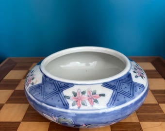 Vintage bulb planter,  jardiniere with oriental floral design.  Pretty blue and pink pattern cache pot or bowl. Hand painted in china
