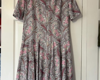 Vintage retro tea dress, drop waist pink paisley print, long dress, short sleeve size 16 woman