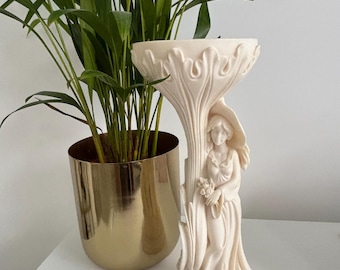Vintage Italian Lucchesi Faro figural sculpture, often made of alabaster or resin. art deco style lady wearing a hat. Candle holder