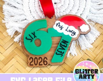 File SVG laser per l'ornamento Sei Sette / Anno 6 7 Mercato virale di TikTok / 2026 / Slang adolescenziale / Regalo divertente per insegnanti / Cappello di Babbo Natale - Testato con Beambox