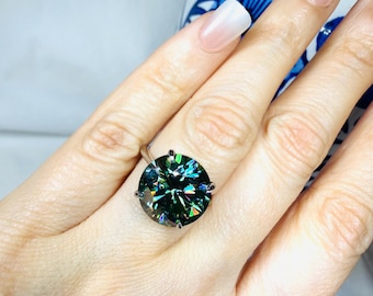 Green Moissanite Ring. 925 Sterling Silver. Ring Size 7, Stone 14 mm, 10 CT