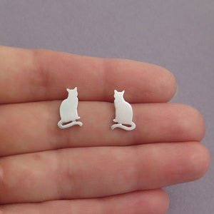 Katzen Ohrringe, Katzen Ohrstecker, Sterling Silber Ohrstecker, Silber Katzen Ohrringe, Katzen Schmuck, Katzen Liebhaber Geschenk, Kätzchen Schmuck, Tier Ohrringe