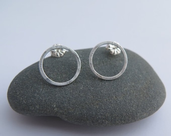 Boucles d’oreilles Circle, Boucles d’oreilles Circle Stud, Post Hoops, Boucle d’oreille Cercle Argent, Boucle d’oreille Goujon Argent Sterling, Boucle d’oreille Everyday Boucle d’oreille, Boucle d’oreille Minimaliste