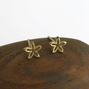 14k Gold Flower Studs 14k Gold Flower Earrings Small Flower Studs Solid Gold Earrings Dainty Earrings 14k Gold Minimalist Earrings image 2