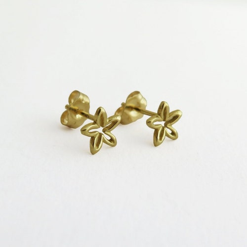 14k Gold Flower Studs - 14k Gold Flower Earrings - Small Flower Studs - Solid Gold Earrings - Dainty Earrings - 14k Gold Minimalist shops Earrings