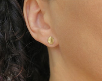 14k Gold Ohrringe, Blattgold Ohrringe, 14k Gold Ohrstecker, Ohrringe aus massivem Gold, Gold Ohrstecker, minimalistischer Schmuck, kleine Ohrstecker