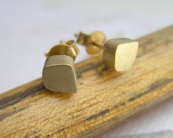 14k Gold Cubes Stud Earrings - Cube Earrings - Solid Gold Earrings - 14k Gold Earrings - Dainty Gold Earring - Free form Cube Post Earrings
