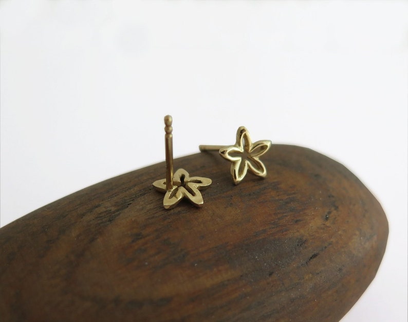 14k Gold Flower Studs 14k Gold Flower Earrings Small Flower Studs Solid Gold Earrings Dainty Earrings 14k Gold Minimalist Earrings image 4