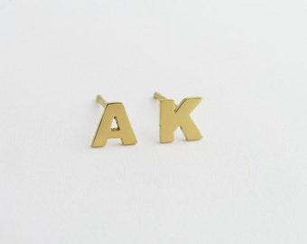 Orecchini iniziali - Orecchini lettere in oro 14 carati - Borchie in oro 14 carati - Orecchini minimalisti - Orecchini in oro massiccio - Orecchini personalizzati