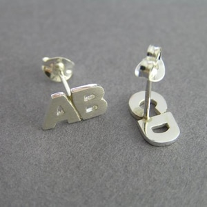 Orecchini A Bottone In Argento 925 Personalizzabili Con Iniziale. Dekka, 7mm X 7mm, Nuovi Senza Etichette. Contattaci Per Le Iniziali.