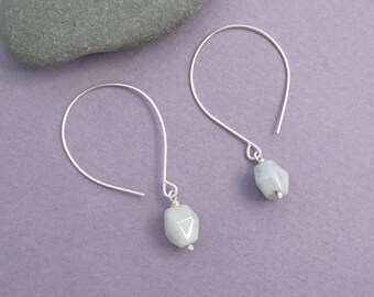 Aquamarin Ohrringe, Silber Ohrringe, Tropfen Ohrringe, Minimalist Schmuck, Sterling Silber Edelstein Ohrringe, Threader Hoop