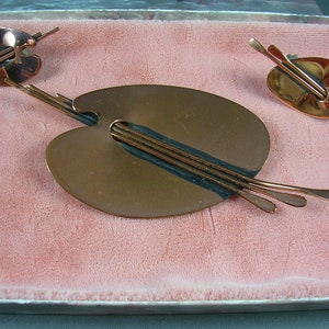 Mad Men 1960s Renoir Copper Palette Brooch and Earrings 4 inches x 2 inches Brooch 32 grams Excellent Condition image 4